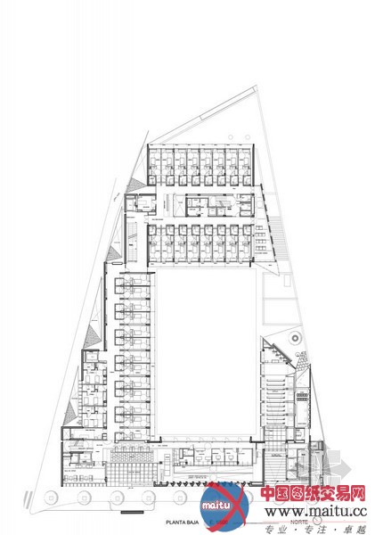 Peñín Architects设计圣何西小礼拜堂