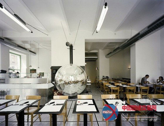 维也纳披萨店设计 感受别样的迪斯科