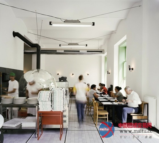 维也纳披萨店设计 感受别样的迪斯科